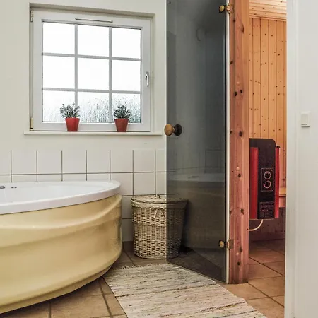 Сasa de vacaciones Awesome Home In Aabenraa With Sauna Aabenraa